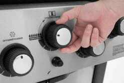 Broil King Sovereign 390 Gasgrill Inkl. Drehspieß + Grillfürst Fettschiene 28 Broil King Sovereign 390 Gasgrill Inkl. Drehspieß + Grillfürst Fettschiene -GrillProfi Verkaufs-Shop 21507 Broil King Sovereign Bedienelemente