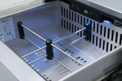 BULL Premium Outdoor Schubladen-Kühlschrank Mit LED Kontrollpanel, IPX4 Spritzwassergeschützt -GrillProfi Verkaufs-Shop 22280 BULL Premium Kuehlschrank LED Bele 7 1613487089