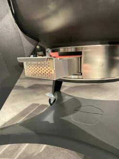 Kamado Joe Holzkohle Kugelgrill Kettle Joe - X-DEAL Inkl. Abdeckhaube -GrillProfi Verkaufs-Shop 22436 Kamado Joe Kettle Joe Ascheschubla 16 1615991195