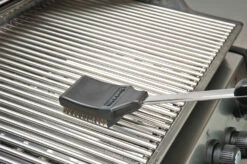 Broil King Grillbürste 47cm Edelstahlborsten Mit Spritzschutz + Ersatzkopf -GrillProfi Verkaufs-Shop 6692 Broil King Reinigungsbuerste 64014 3 1607696946