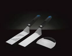 Napoleon Pro Griddle / Plancha Tool-Set, 3-teilig 7 Napoleon Pro Griddle / Plancha Tool-Set, 3-teilig -GrillProfi Verkaufs-Shop 70081 Napoleon Spatel Plancha
