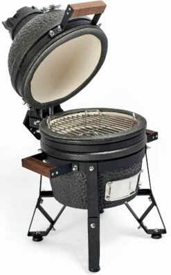 The Bastard Keramikgrill Urban Small - Schwarz Matt - Modell 2023 -GrillProfi Verkaufs-Shop Bastard Keramikgrill Urban Small Deckel offen Seitlich