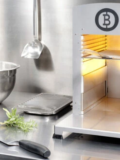 Beefer One CHEF Indoor Gasgrill - 800 Grad Oberhitzegrill 10 Beefer One CHEF Indoor Gasgrill - 800 Grad Oberhitzegrill -GrillProfi Verkaufs-Shop Beefer One Chef 5 lifestyle