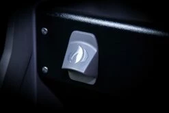 Napoleon Rogue SE 525 Gasgrill - All-black - Grillfürst Edition Inkl. Abdeckhaube - SMART Deal Inkl. Grillfürst Grill Control - Modell 2022 -GrillProfi Verkaufs-Shop Flaschenoeffner all black 4