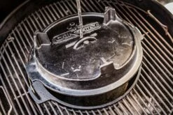 Grillfürst XXL Dutch Oven Set: Starterpaket Gusseisen - X-DEAL Mit Dutch Oven DO9+DO4, Kastenform BK4, Gusseisenpfanne Ø 30 Cm - Inkl. Großem Zubehörpaket 33 Grillfürst XXL Dutch Oven Set: Starterpaket Gusseisen - X-DEAL Mit Dutch Oven DO9+DO4, Kastenform BK4, Gusseisenpfanne Ø 30 Cm - Inkl. Großem Zubehörpaket -GrillProfi Verkaufs-Shop Grillfuerst Deckelheber Dutch Oven