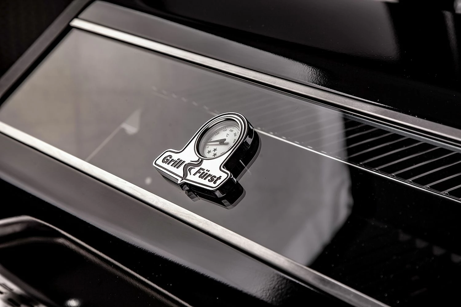 Grillfürst G520E 5-Brenner Gasgrill - Eintracht Frankfurt Edition - Edelstahlroste 7 Grillfürst G520E 5-Brenner Gasgrill - Eintracht Frankfurt Edition - Edelstahlroste – Bild 5