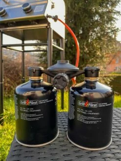 Grillfürst Kombi Kartuschen-Druckregler 50 Mbar - X-DEAL Inkl. 12 Grillfürst Gaskartuschen -GrillProfi Verkaufs-Shop Grillfuerst Kombi Kartuschen Druckregler Kompaktgrill