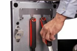 Grillfürst G620E 6-Brenner Gasgrill - 1. FC Köln Edition - Edelstahlroste -GrillProfi Verkaufs-Shop Koeln Grill Besteckhaken Unterschrank 4