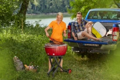 LotusGrill XXL - Holzkohle Grillstation - Feuerrot -GrillProfi Verkaufs-Shop LotusGrill XXL Feuerrot unterwegs Campinggrill