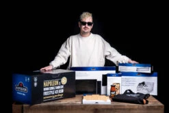 Napoleon Freestyle 425 Gasgrill - Mit Sizzle Zone - Limited Robin Schulz Barbecue Edition - Inkl. Mega Zubehörpaket -GrillProfi Verkaufs-Shop Napoleon Grillzuebhoer Robin Schulz Edition