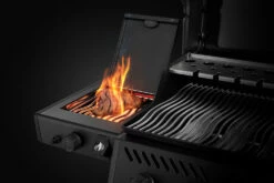 Napoleon Phantom Freestyle 425 Gasgrill, Mattschwarz - Mit Sizzle Zone Und Tür - Modell 2023 23 Napoleon Phantom Freestyle 425 Gasgrill, Mattschwarz - Mit Sizzle Zone Und Tür - Modell 2023 -GrillProfi Verkaufs-Shop Napoleon Phantom Freestyle F425DSIBPK PHM Detail Side Burner 8 1671185624