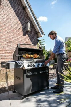 Napoleon Prestige 665 Gasgrill, Charcoal Grau - Mit Safety Glow - Modell 2023 28 Napoleon Prestige 665 Gasgrill, Charcoal Grau - Mit Safety Glow - Modell 2023 -GrillProfi Verkaufs-Shop Napoleon Prestige 665 2811 1 1 1