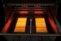 Napoleon Prestige Pro 825-3 Edelstahl Gasgrill Inkl. Drehspieß Und Bodenbeleuchtung - Modell 2023 -GrillProfi Verkaufs-Shop Napoleon Prestige Pro 825 sizzle zone 2