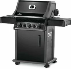 Napoleon Rogue 425 Gasgrill - All Black - Mit Seitenbrenner - Hero Modell 2023 Mit Heckbrenner Inkl. Drehspieß Und Abdeckhaube -GrillProfi Verkaufs-Shop Napoleon Rogue 425 Gasgrill Hero seitlich