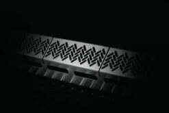 Napoleon Rogue SE 425 Gasgrill, Schwarz Mit Gussrosten, Sizzle Zone Und Heckbrenner - Hero Modell 2023 Inkl. Drehspieß -GrillProfi Verkaufs-Shop Napoleon Rogue SE Backburner Heckbrenner 1