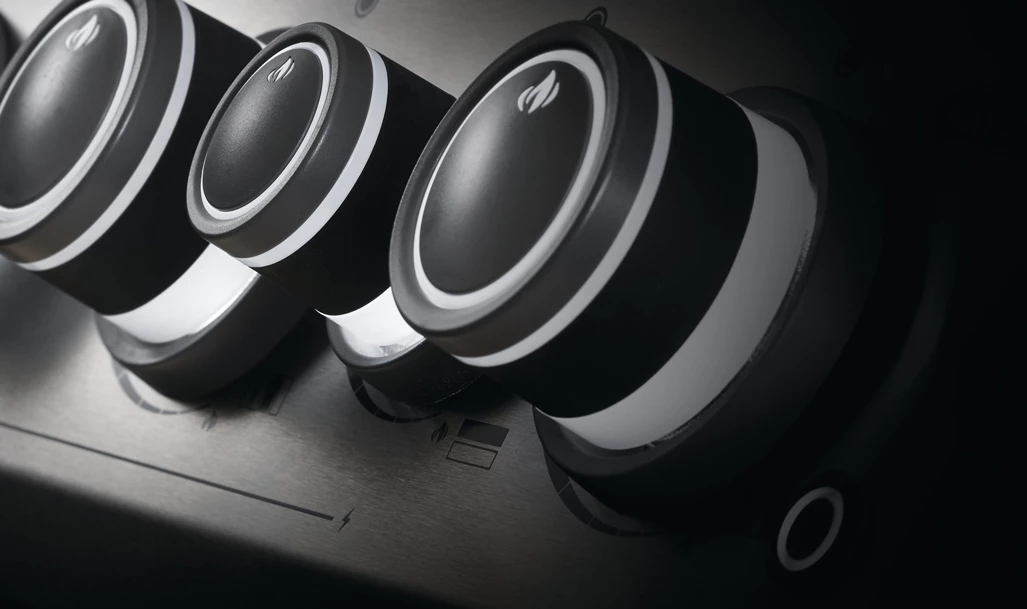 Napoleon Rogue SE 625 Gasgrill, Schwarz Mit Gussrosten, Sizzle Zone Und Heckbrenner - Modell 2023 6 Napoleon Rogue SE 625 Gasgrill, Schwarz Mit Gussrosten, Sizzle Zone Und Heckbrenner - Modell 2023 – Bild 4