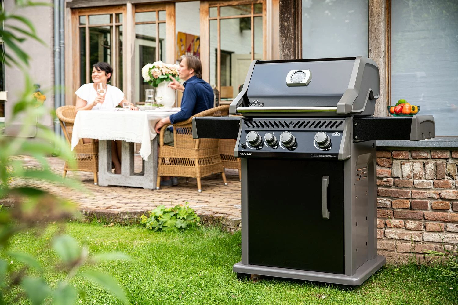 Napoleon Rogue XT 425 Gasgrill - All Black - Mit Sizzle Zone - Modell 2023 15 Napoleon Rogue XT 425 Gasgrill - All Black - Mit Sizzle Zone - Modell 2023 – Bild 13