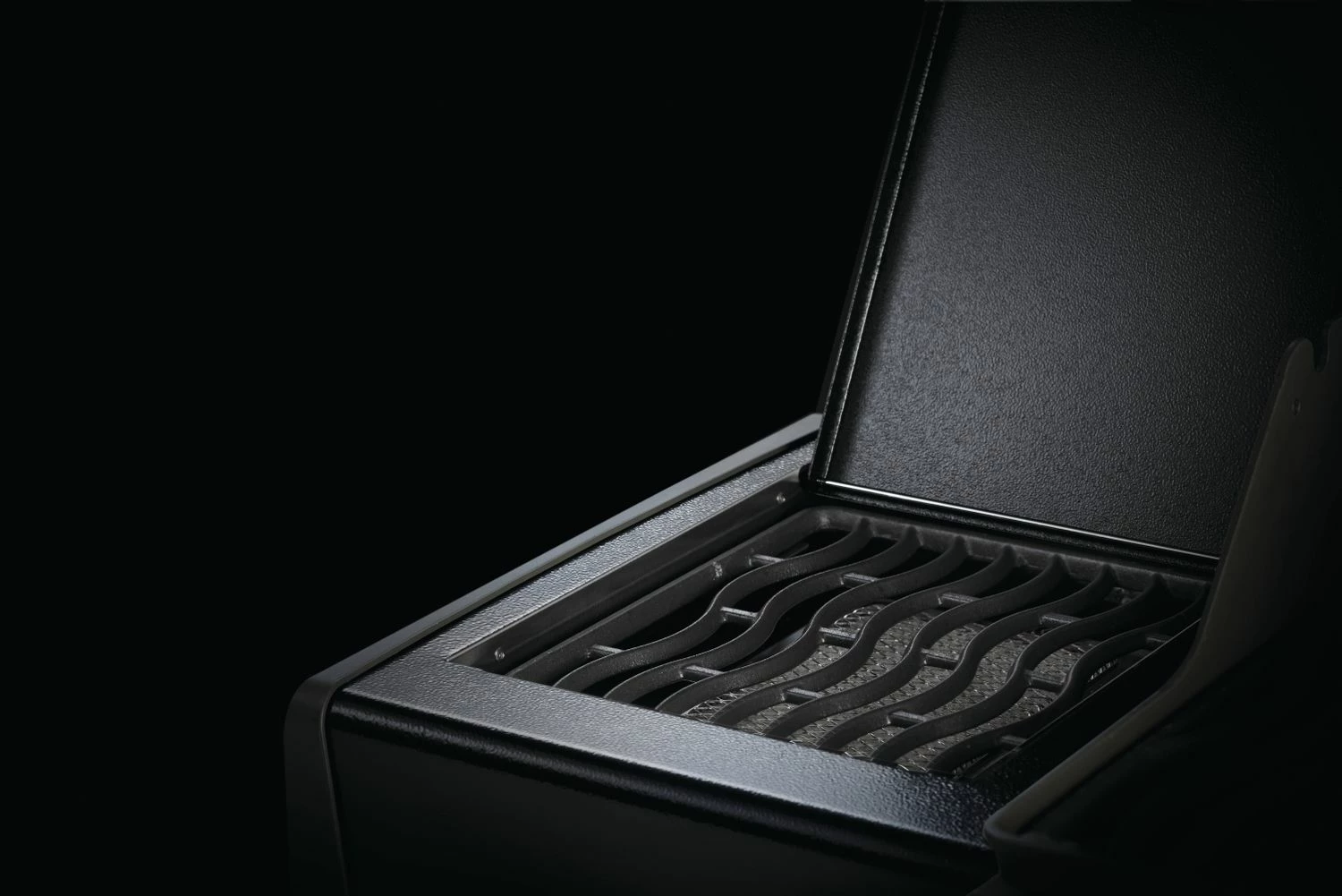 Napoleon Rogue XT 425 Gasgrill - All Black - Mit Sizzle Zone - Modell 2023 4 Napoleon Rogue XT 425 Gasgrill - All Black - Mit Sizzle Zone - Modell 2023 – Bild 2