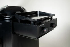 Outdoorchef Gas Kugelgrill Arosa 570 G Evo Black Style - Inkl. Blazing-/Cooking Zone Kit Plus Und Plancha