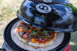 Outdoorchef Gas Kugelgrill Chelsea 420 G Pizzaofen - Pizza Chef Inkl. Grillfürst Pizzastein, Pizzaheber Und Pizzaschneider
