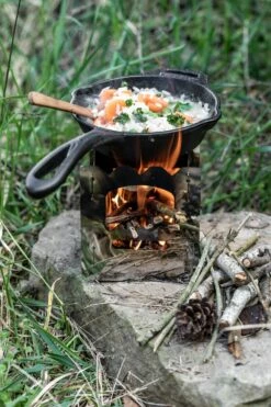 Petromax Feuerpfanne Gusseisen Fp15-t Mit Stiel 7 Petromax Feuerpfanne Gusseisen Fp15-t Mit Stiel -GrillProfi Verkaufs-Shop Petromax Feuerpfanne fp15 auf Hobo Kocher