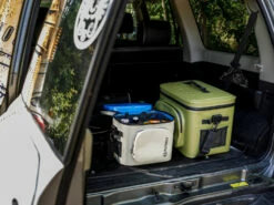 Petromax Kühltasche 22 Liter / Oliv -GrillProfi Verkaufs-Shop Petromax Kuehltasche 22Liter oliv Lifestyle