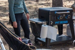 Pit Boss Plancha Grill Ultimate Plancha 2-Brenner - Mit Untergestell 20 Pit Boss Plancha Grill Ultimate Plancha 2-Brenner - Mit Untergestell -GrillProfi Verkaufs-Shop Pit Boss Planchagrill 2 Brenner Seitenablage Kuechenrollenhalter