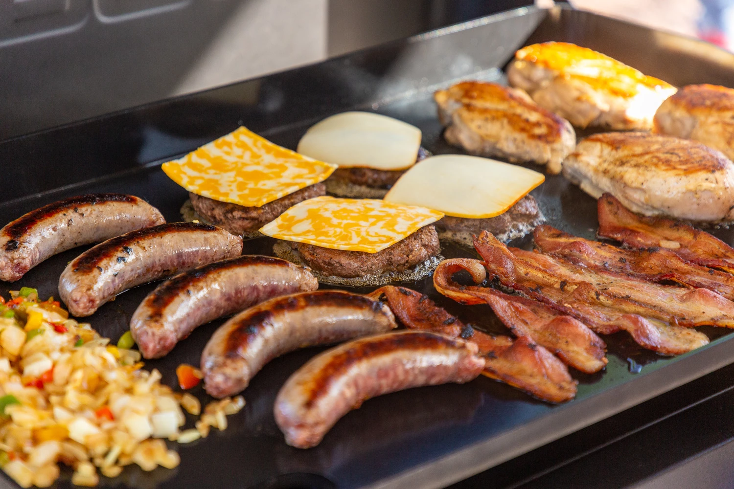 Pit Boss Plancha Grill Ultimate Plancha 3-Brenner - Mit Untergestell 14 Pit Boss Plancha Grill Ultimate Plancha 3-Brenner - Mit Untergestell – Bild 12