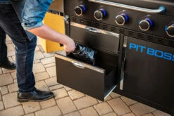 Pit Boss Planchagrill Ultimate Plancha 5-Brenner - Grillstation -GrillProfi Verkaufs-Shop Pit Boss Planchagrill Ultimate 5 Brenner Unterschrank Schubladen