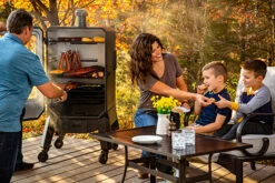 Pit Boss Vertical Smoker Pro Series 4 Pelletsmoker -GrillProfi Verkaufs-Shop Pit Boss Vertical Smoker Pro Series 4 Pelletsmoker Raeuchern