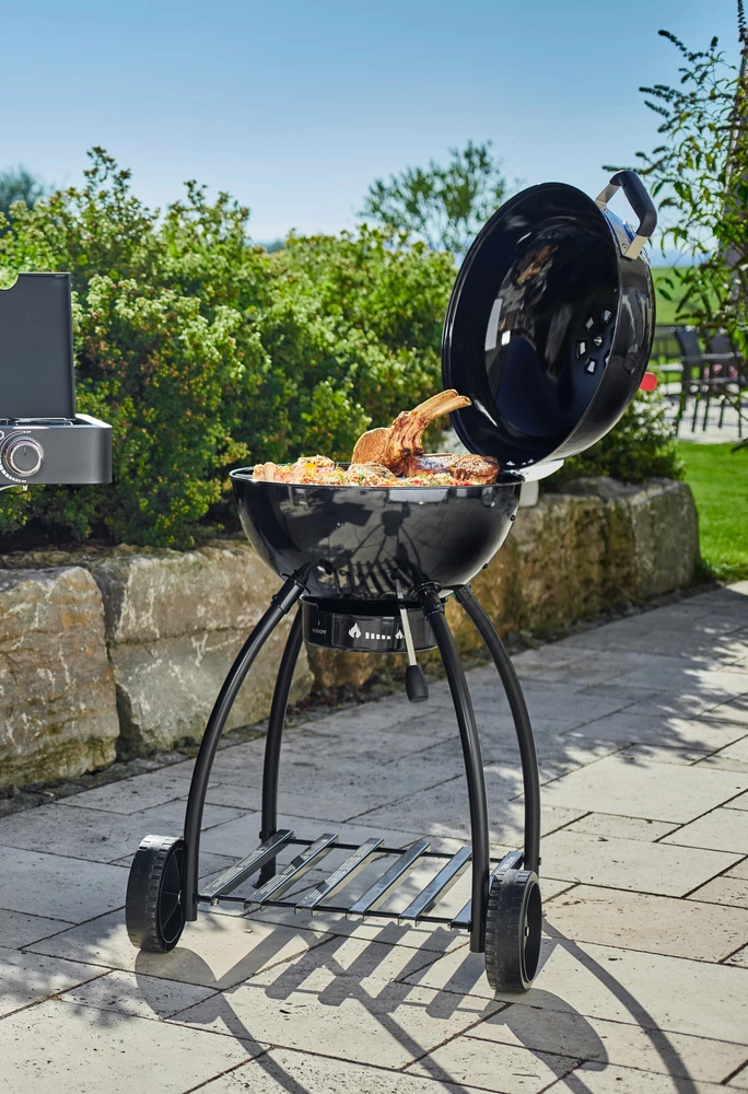 Rösle Holzkohlegrill Kugelgrill No.1 F50 Sport - FC Bayern Edition - Inkl. FC Bayern Abdeckhaube 10 Rösle Holzkohlegrill Kugelgrill No.1 F50 Sport - FC Bayern Edition - Inkl. FC Bayern Abdeckhaube – Bild 8