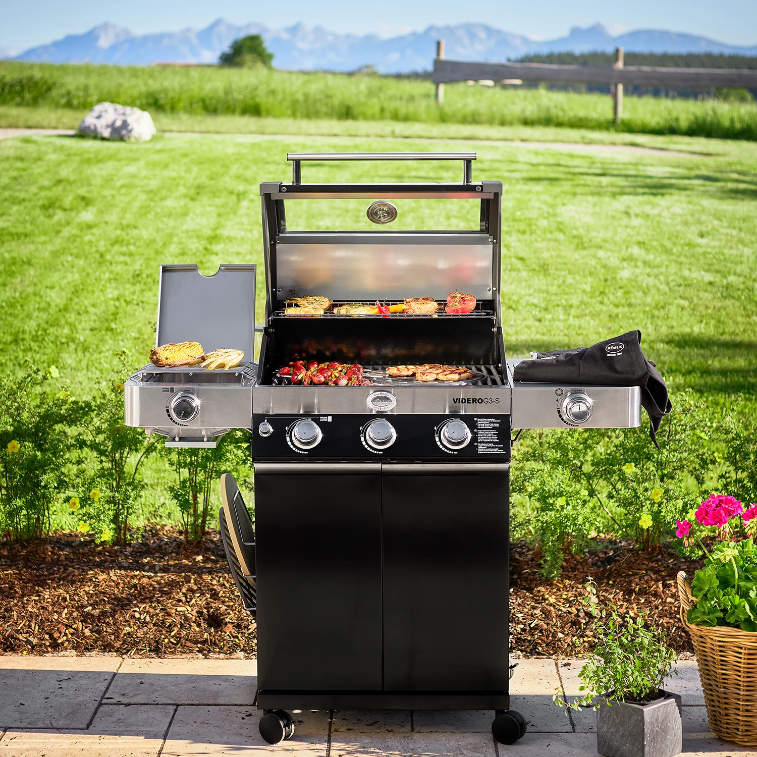Rösle Gasgrill Videro G3-S VARIO+ Schwarz - Modell 2023 - X-DEAL Inkl. Abdeckhaube Und Grillplatte 14 Rösle Gasgrill Videro G3-S VARIO+ Schwarz - Modell 2023 - X-DEAL Inkl. Abdeckhaube Und Grillplatte – Bild 12