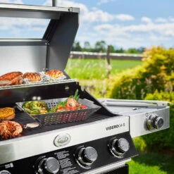 Rösle Gasgrill Videro G4-S VARIO+ Schwarz - Modell 2023 Inkl. Abdeckhaube 27 Rösle Gasgrill Videro G4-S VARIO+ Schwarz - Modell 2023 Inkl. Abdeckhaube -GrillProfi Verkaufs-Shop Roesle Gasgrill Videro G4 S Mood Grillflaeche 1