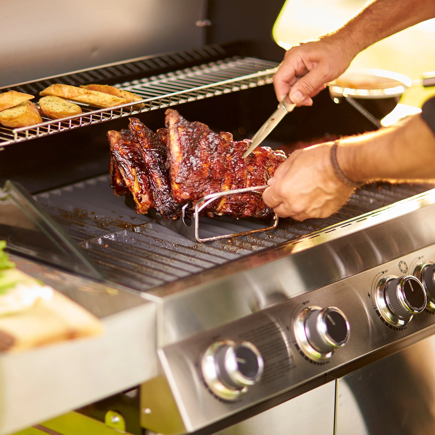 Rösle Gasgrill Videro G4 Edelstahl - Modell 2023 5 Rösle Gasgrill Videro G4 Edelstahl - Modell 2023 – Bild 3