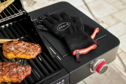 Rösle Videro G4-S VARIO+ Schwarz Gasgrill - FC Bayern Edition -GrillProfi Verkaufs-Shop Roesle Videro G4 S Seitenkocher Bayern Grill