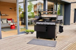 Rösle Gasgrill Videro Pro G6-S Vario+ Mattschwarz - Modell 2023 -GrillProfi Verkaufs-Shop Roesle Videro Pro G6 S Lifestyle