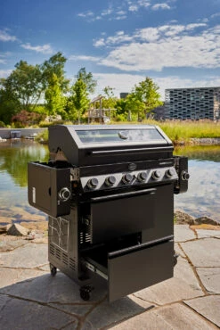 Rösle Gasgrill Videro Pro G6-S Vario+ Mattschwarz - Modell 2023 -GrillProfi Verkaufs-Shop Roesle Videro Pro G6 S Seitenablagen abgeklappt