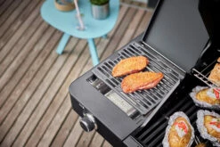 Rösle Gasgrill Videro Pro G3-S Vario+ Mattschwarz - Modell 2023 -GrillProfi Verkaufs-Shop Roesle Videro Pro Gasgrill Detail Primezone 1