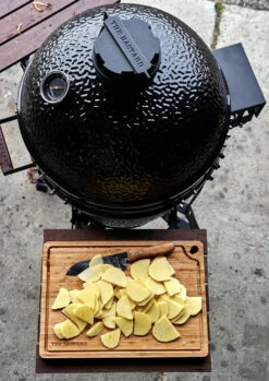 The Bastard Keramikgrill Classic Large - Complete - Schwarz Glänzend - Modell 2023 -GrillProfi Verkaufs-Shop The Bastard Classic Large Keramikgrill Seitentische