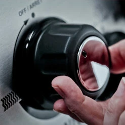 Broil King Crown 440 Gasgrill - Modell 2023 -GrillProfi Verkaufs-Shop broil king crown 440 drehregler 865262