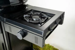 Outdoorchef Gas Kugelgrill Davos 570G Pro Mit Cooking Zone (Seitenkocher) & Abdeckhaube -GrillProfi Verkaufs-Shop outdoorchef davos 570 g pro cooking zone 18 128 67