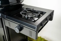 Outdoorchef Gas Kugelgrill Davos 570G Pro Mit Cooking Zone (Seitenkocher) & Abdeckhaube -GrillProfi Verkaufs-Shop outdoorchef davos 570 g pro cooking zone rost hoehenverstellbar