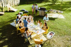 Outdoorchef Dualchef S 425 G Edelstahl Gasgrill Mit Seitenkocher + Blazing Zone Infrarotbrenner + DGS Gusseisen Grillrost 2 Stk. + DGS Gemüse Grillrost 2 Stk. -GrillProfi Verkaufs-Shop outdoorchef dualchef s 425 g garten 18 700 10