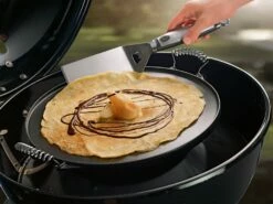 Outdoorchef Gussplatte / Grillplatte Rund Ø 33cm 6 Outdoorchef Gussplatte / Grillplatte Rund Ø 33cm -GrillProfi Verkaufs-Shop outdoorchef griddle gusseisenplatte plancha 18 211 58