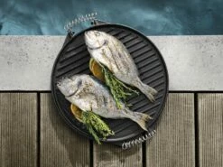 Outdoorchef Gussplatte / Grillplatte Rund Ø 33cm 7 Outdoorchef Gussplatte / Grillplatte Rund Ø 33cm -GrillProfi Verkaufs-Shop outdoorchef griddle gusseisenplatte plancha 18 211 1