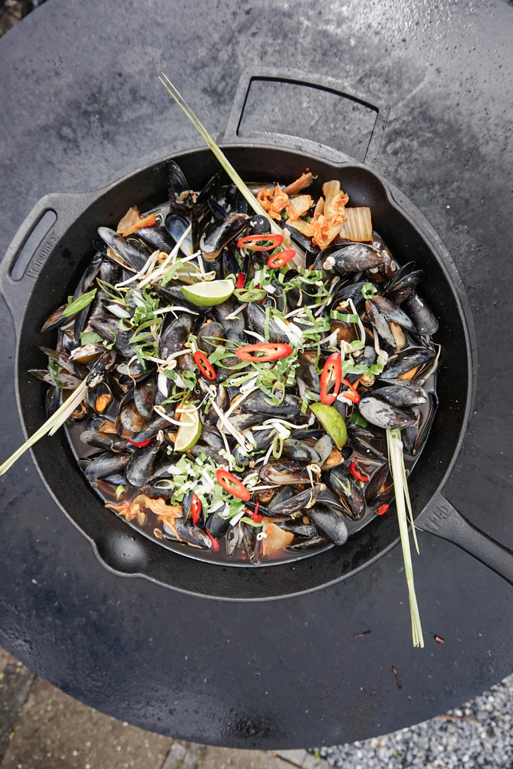 Petromax Feuerpfanne Gusseisen Fp40-t Mit Stiel 7 Petromax Feuerpfanne Gusseisen Fp40-t Mit Stiel – Bild 5