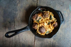 Petromax Feuerpfanne Gusseisen Fp20-t Mit Stiel -GrillProfi Verkaufs-Shop petromax feuerpfanne pasta fp20 t